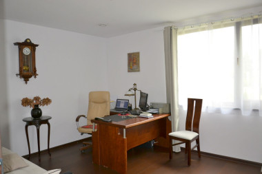 Anemostat w przewodzie nawiewnym w jednym z pokojów