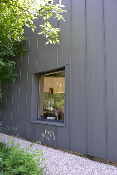 Blacha na rąbek stojący na elewacji