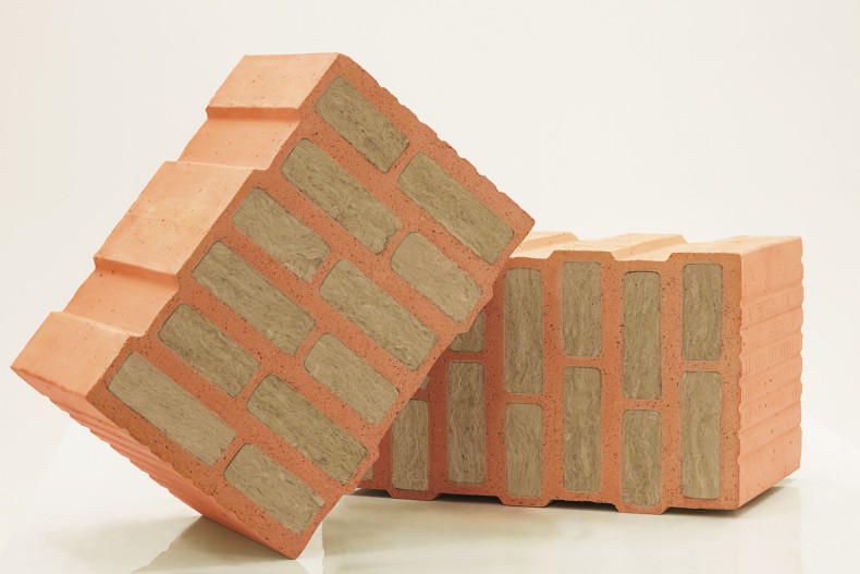Nowoczesne pustaki ceramiczne wypełnione wełną mineralną