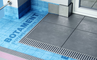 Hydroizolacja balkonu lub tarasu z wykorzystaniem maty uszczelniająco-kompensującej BOTAMENT® AE