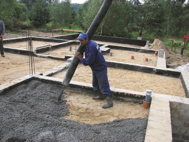 Wylewanie podłogi z chudziaka