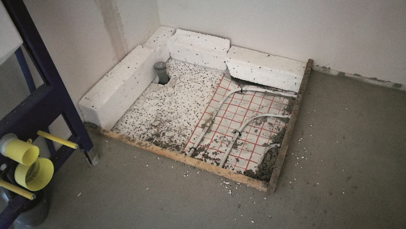 W miejscu planowanego prysznica, najlepiej zrezygnować z ułożenia posadzki anhydrytowej.