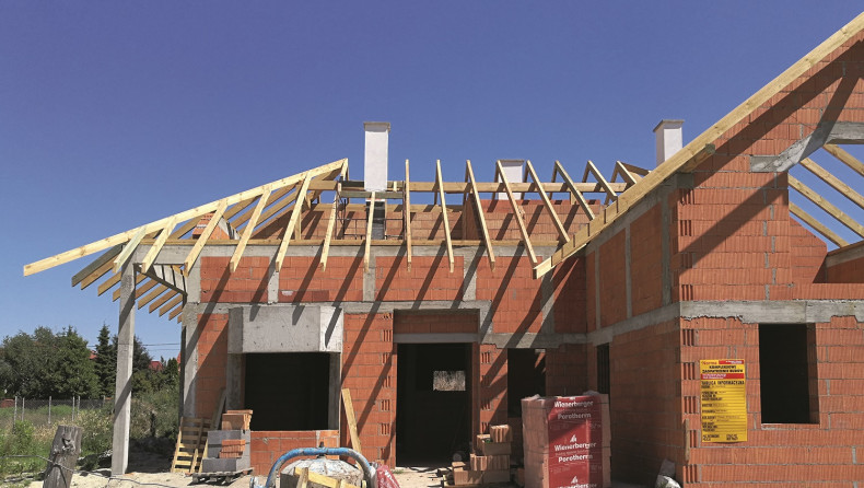 Kominy powinny mieć odpowiednią wysokość ponad dach