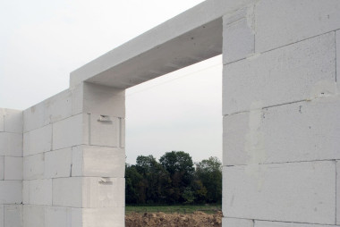 Ciepłe nadproże systemowe