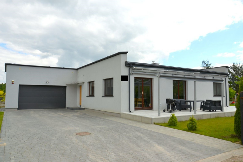 Segmentowa brama garażowa o szerokości 5 m