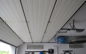 Problem ze szczelnością bramy segmentowej ze stali ocynkowanej