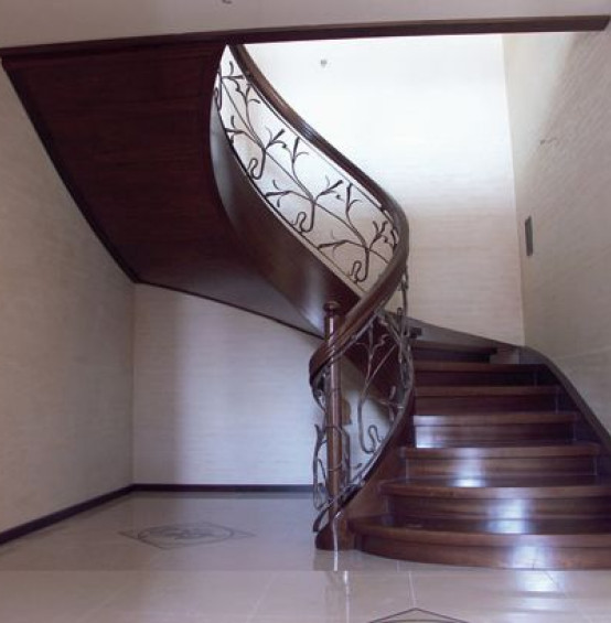 Schody drewniane zabiegowe