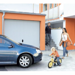Brama garażowa UCHYLNA