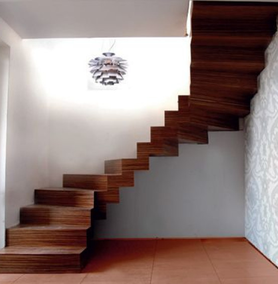 Schody wewnętrzne drewniane