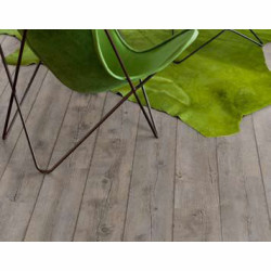 Płytki i panele samoprzylepne