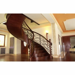 Domański - Masywna elegancja