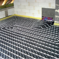 Niskotemperaturowe ogrzewanie podłogowe na płytach systemowych SOLOTOP