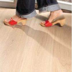 Dąb biały pigment1 lamelowy serii Castle z fazą