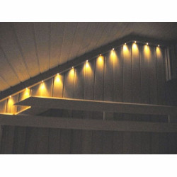 Sauna cedrowa, na poddaszu, ze światlowodami