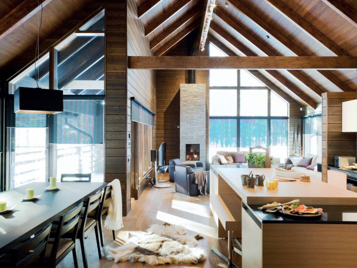 Wnętrze domu z bali, wzniesionego przez firmę FINDREWNO