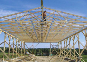 Budynek magazynowy w szkieletowej konstrukcji drewnianej