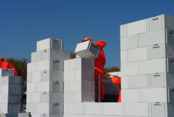 Wznoszenie ścian z bloczków Termalica