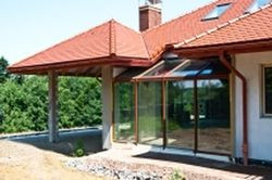 Szklany ryzalit w ofercie firmy OknoPlus