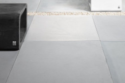 Obok wytrzymałości i wysokich parametrów samego betonu, płytki z tego materiału dają nietypowy i bardzo wyrazisty efekt aranżacyjny