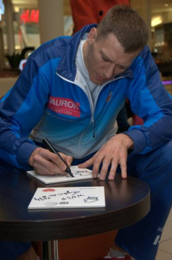 4 płytki Paradyż z autografami znanych Polaków