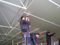 materiał Eurothane Al (Quattro) przeznaczony specjalnie do budynków inwentarskich takich jak: kurniki, obory czy chlewnie