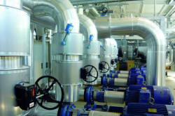 Co więcej, Arma-Chek Silver firmy Armacell, oprócz standardowych arkuszy oraz tub o różnej średnicy i grubości, występuje również w postaci kolanek oraz trójników. Pozwala to doskonale dopasować izolację nawet do najbardziej wymagającej instalacji