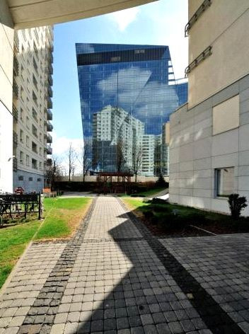 Fot. Lafarge: Lafarge dostarczył podkład Agilia Sols A do podłogi podniesionej w budynku Gdański Business Center.