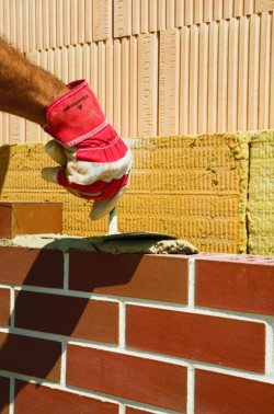 Nowa zaprawa Terca Klinkier z trasem - ochrona przed wykwitami na elewacji