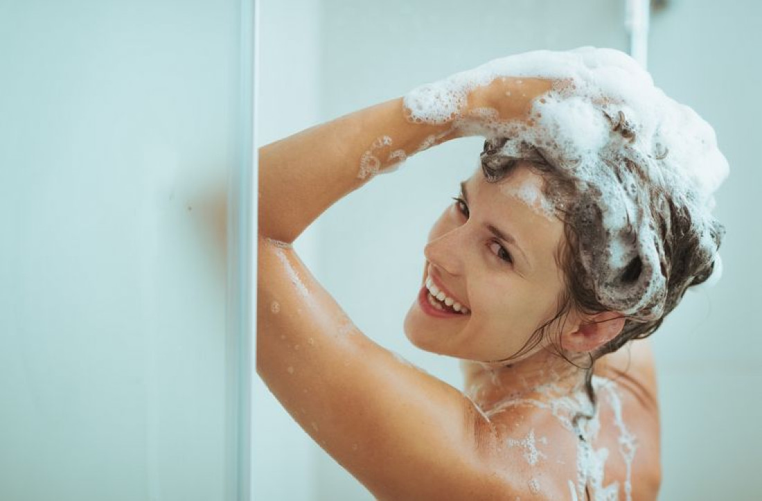 Filtr prysznicowy UST-M usuwa z wody chlor i wpływa na poprawę stanu włosów oraz skóry
