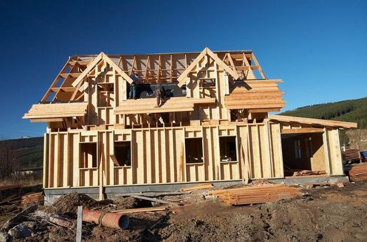 Firma Kasper Polska oferuje szeroką gamę drewnianych  systemów konstrukcyjnych