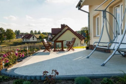 Taras z kostki płukanej Malta firmy Buszrem - fot. Buszrem