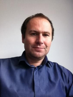 Michał Gołaś - ekspert z firmy Stelrad, renomowanego producenta grzejników.