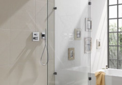 Jak zminimalizować ryzyko rozwoju bakterii w mokrej strefie prysznica?