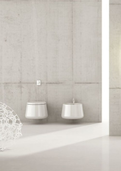 Dystrybutorem ceramiki Disegno na polskim rynku jest firma Coram Poland. 