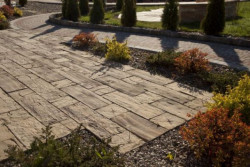 Naturalnie w ogrodzie - drewno ogrodowe z serii Realit firmy Bruk-Bet