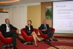 Jolanta Lessig_podczas_konferencji_Zrównoważone_Renowacje fot. Pilkington