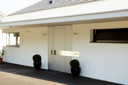 Jakie okna i drzwi wybrać do domu bez barier? radzi firma Roto