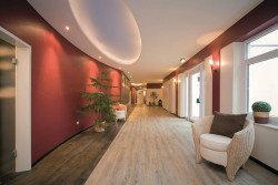 Podłogowe rewolucje: czas na winyle z firmą UZIN