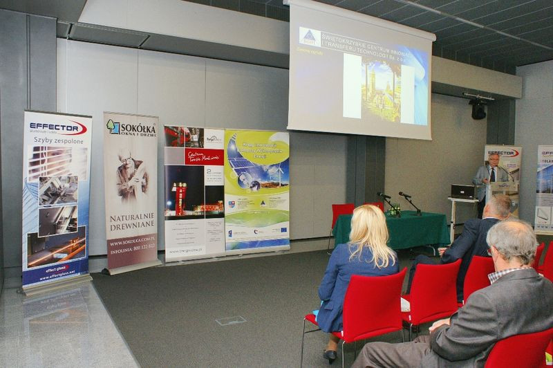 Firma Effector podczas wystawy przedstawiała m.in. zalety specjalnego aluminiowego systemu okienno-drzwiowego, w którym po raz pierwszy na świecie jako materiału izolacyjnego użyto aerożelu