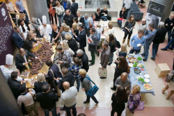 Kluczowym założeniem spotkania była integracja, stąd pomysł na zaaranżowanie imprezy nie tylko w salonie, ale również w całej Galerii Saska Kępa