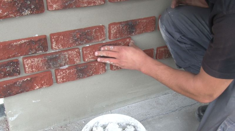 Montaz plytek Casares.jpg