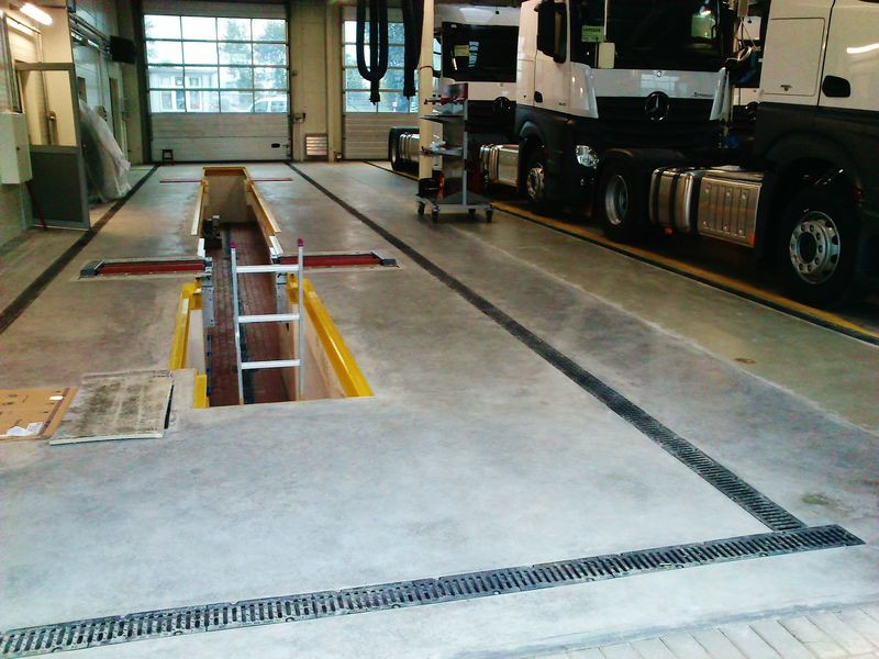 Wbudowanie odwodnienia AS-A100 w aktualnie tworzonym salonie &quot;Mercedes-Benz Sosnowiec&quot; w Będzinie