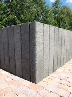 Ogrodowe kreacje z kolekcją palisad firmy Polbruk