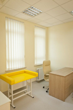 Osłony w miejscu do pracy oferuje firma Anwis