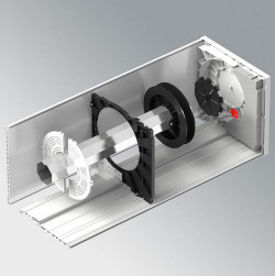 Przesunięty napęd z dwuczęściową osłoną do szybkiego montażu.