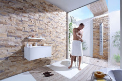 Okładzina współgra m.in. z mocno przeszklonymi powierzchniami oraz ze wszelkimi eko-materiałami