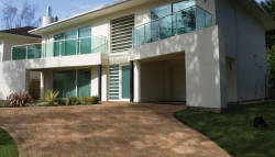 Nawierzchnie ogrodowe 2015 przedstawia Bruk-Bet