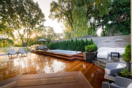 Wielofunkcyjny basen z przeciwprądem wody – Aquatrainer Swim Spa firmy MEADOW