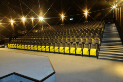 Sieć kin Helios rośnie w siłę z UZINEM