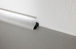 Profil ten występuje w bogatej  gamie kolorystycznej, w kilkunastu odcieniach i drewnopodobnych wybarwieniach